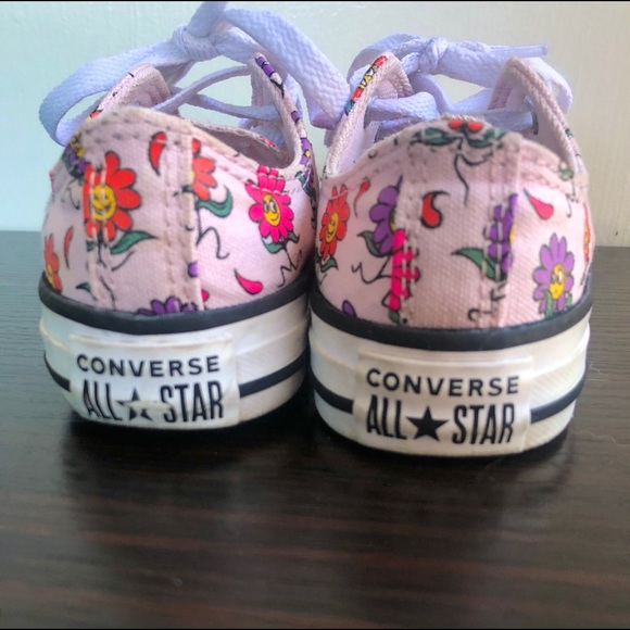 Girls pink floral print converse size 12 - Picture 2 of 3